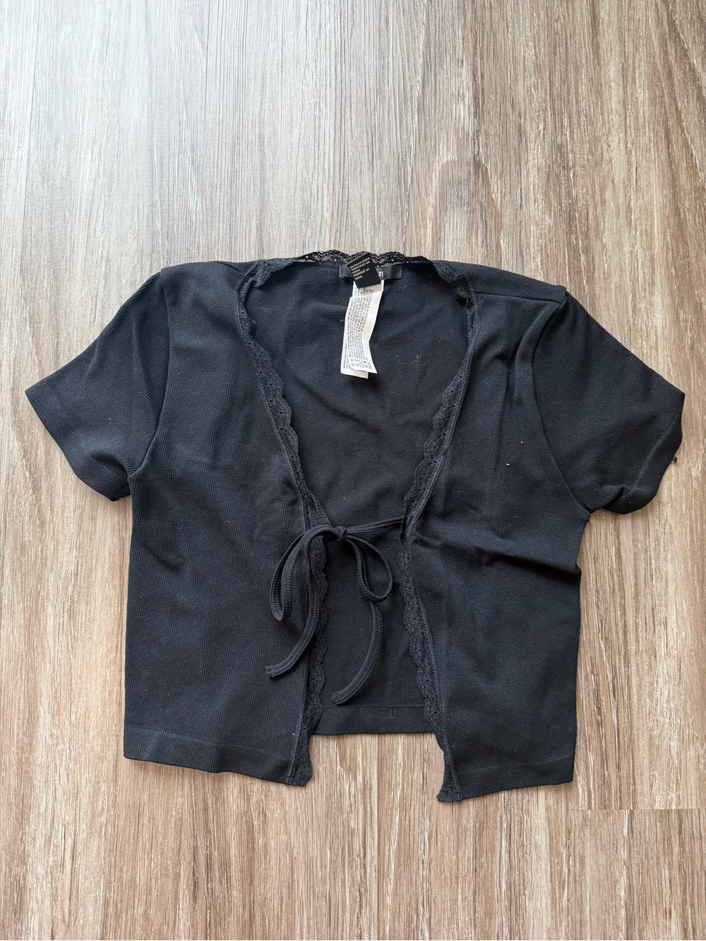 Forever 21 Black Short Sleeve Tie-Front Crop Top